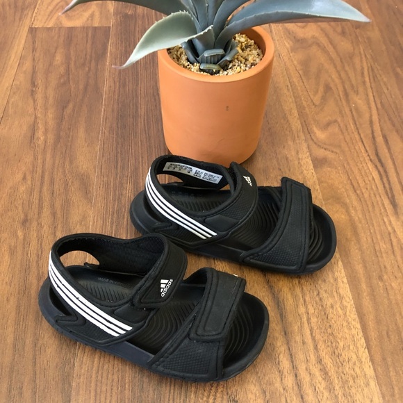 adidas velcro strap sandals